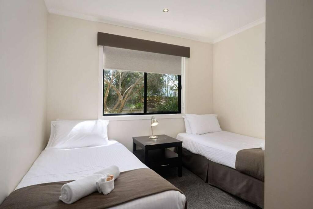Lakeview 2 Bedrooms *